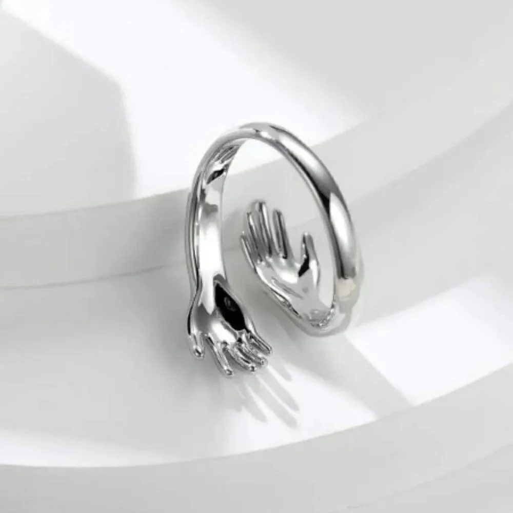 SILVER HUG ME TIGHT RING